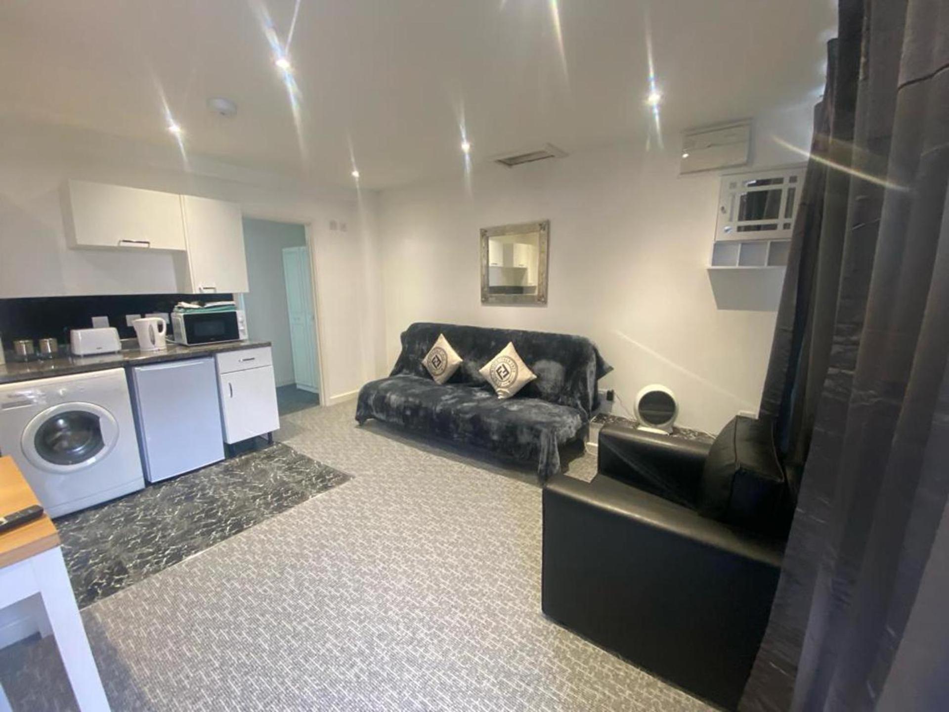 Beautiful 3-Bed Apartment In เมอเทอร์ทิดฟิล ภายนอก รูปภาพ