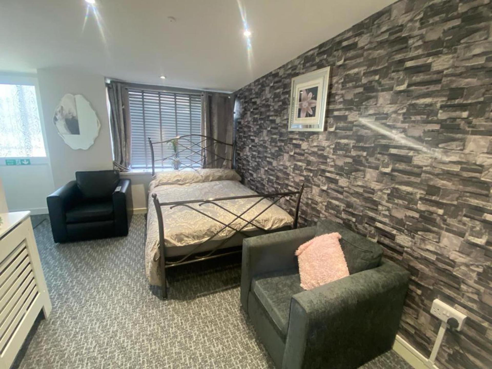 Beautiful 3-Bed Apartment In เมอเทอร์ทิดฟิล ภายนอก รูปภาพ